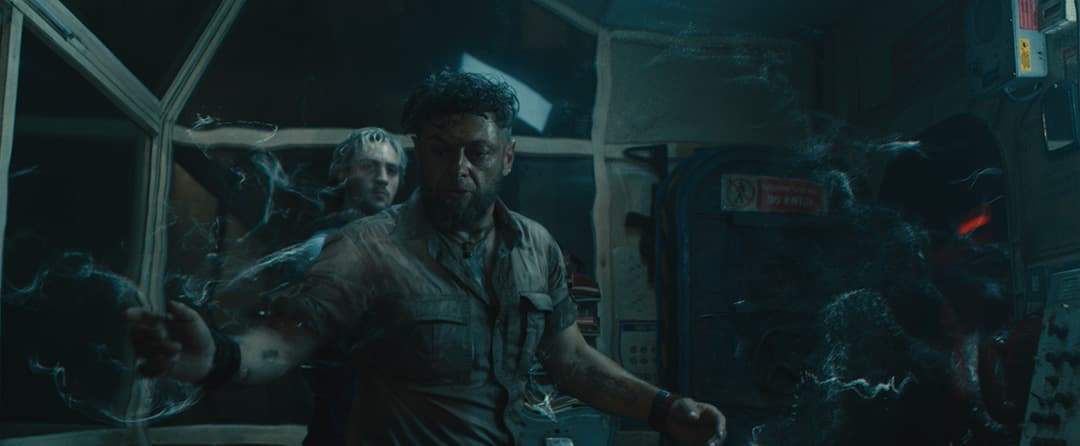 Klaw fighting Quicksilver