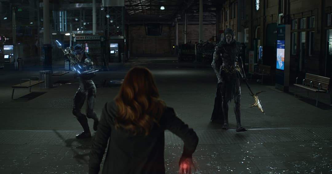 Proxima Midnight fighting Scarlet Witch (Wanda Maximoff) in Scotland