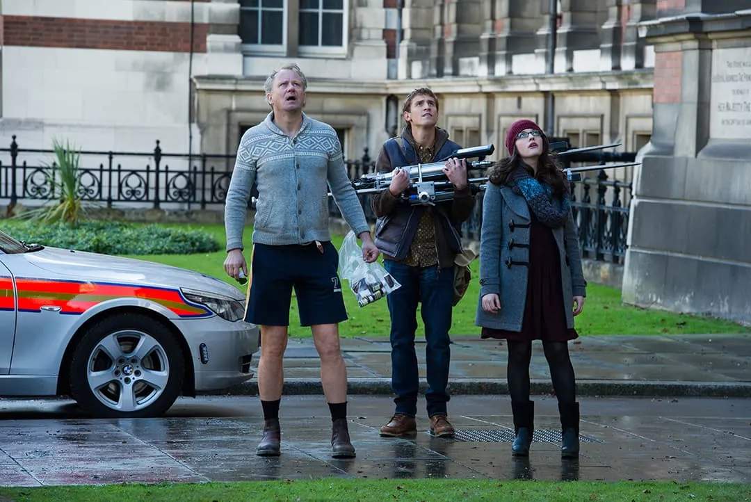 Darcy and Ian rescuing Selvig from a mental hospital