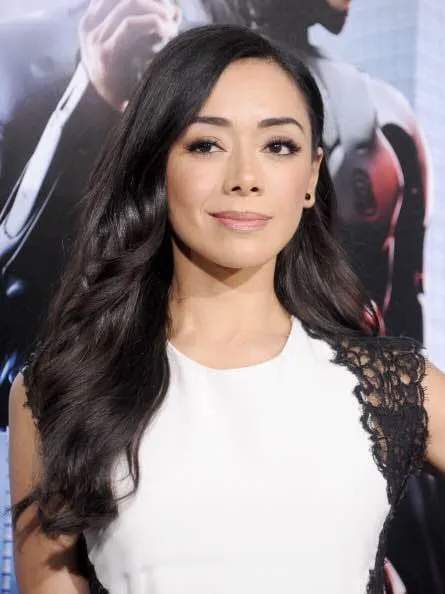 Aimee Garcia (“Lucifer,” ”El Chicano,” “Dexter”) as Jodie