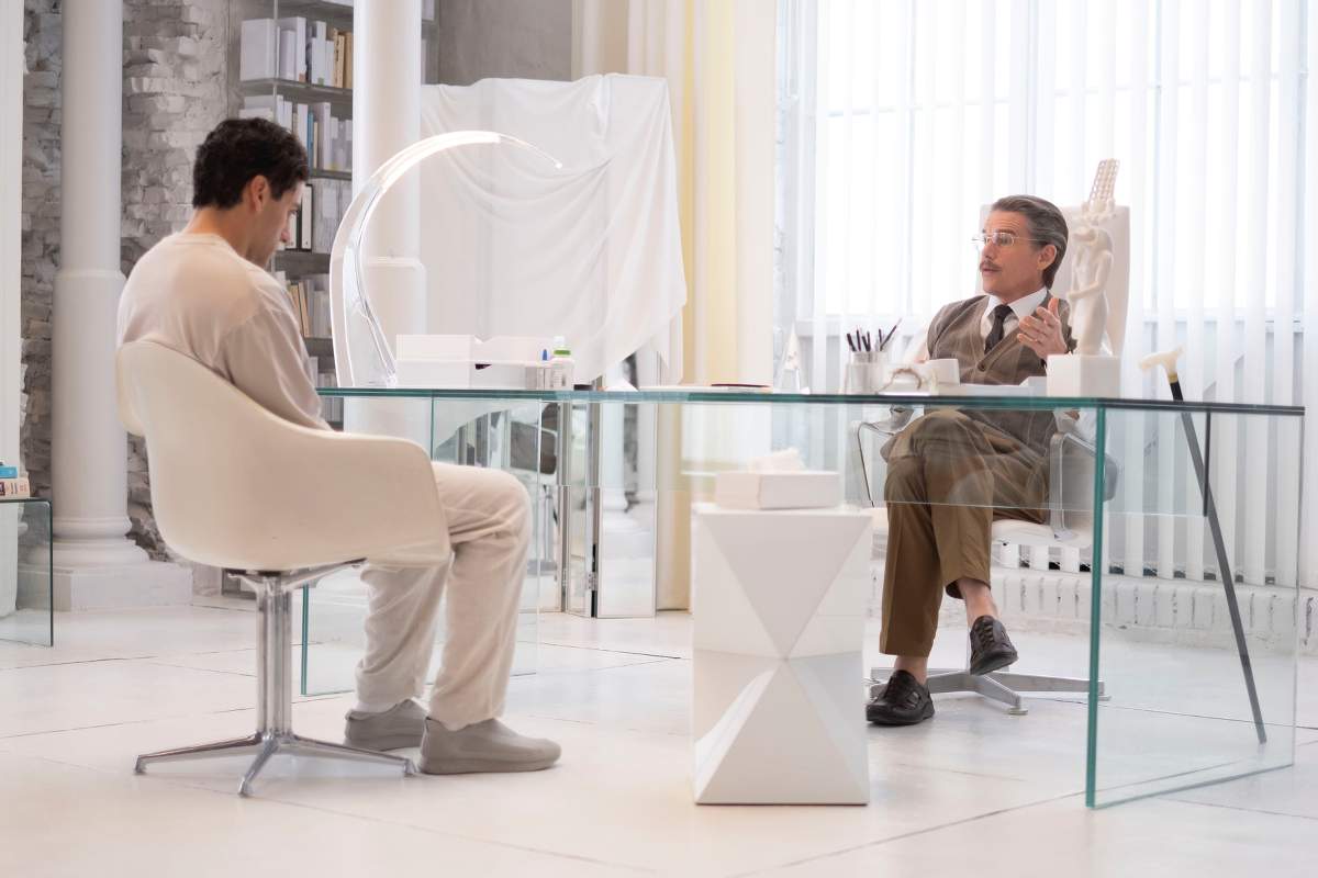 Moon Knight - Marc Spector (Oscar Isaac) and Dr. Harrow (Ethan Hawke)