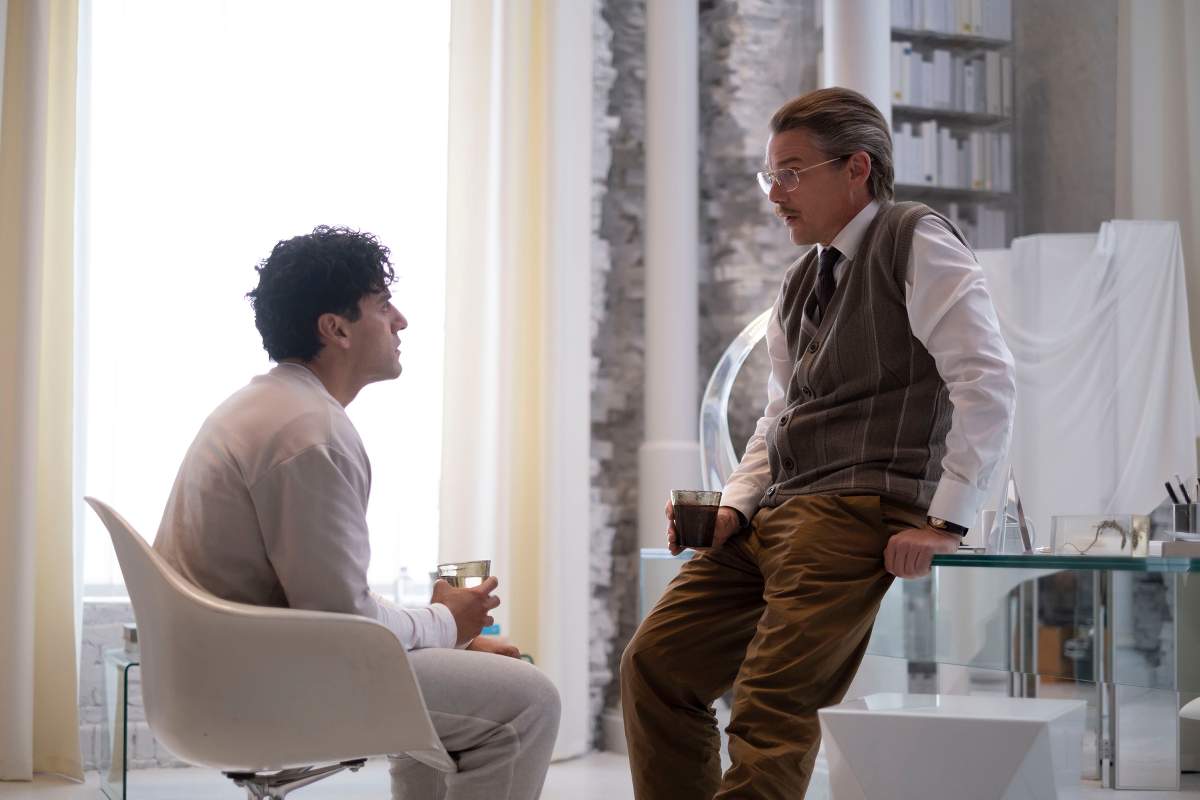 Moon Knight - Marc Spector (Oscar Isaac) and Dr. Harrow (Ethan Hawke)