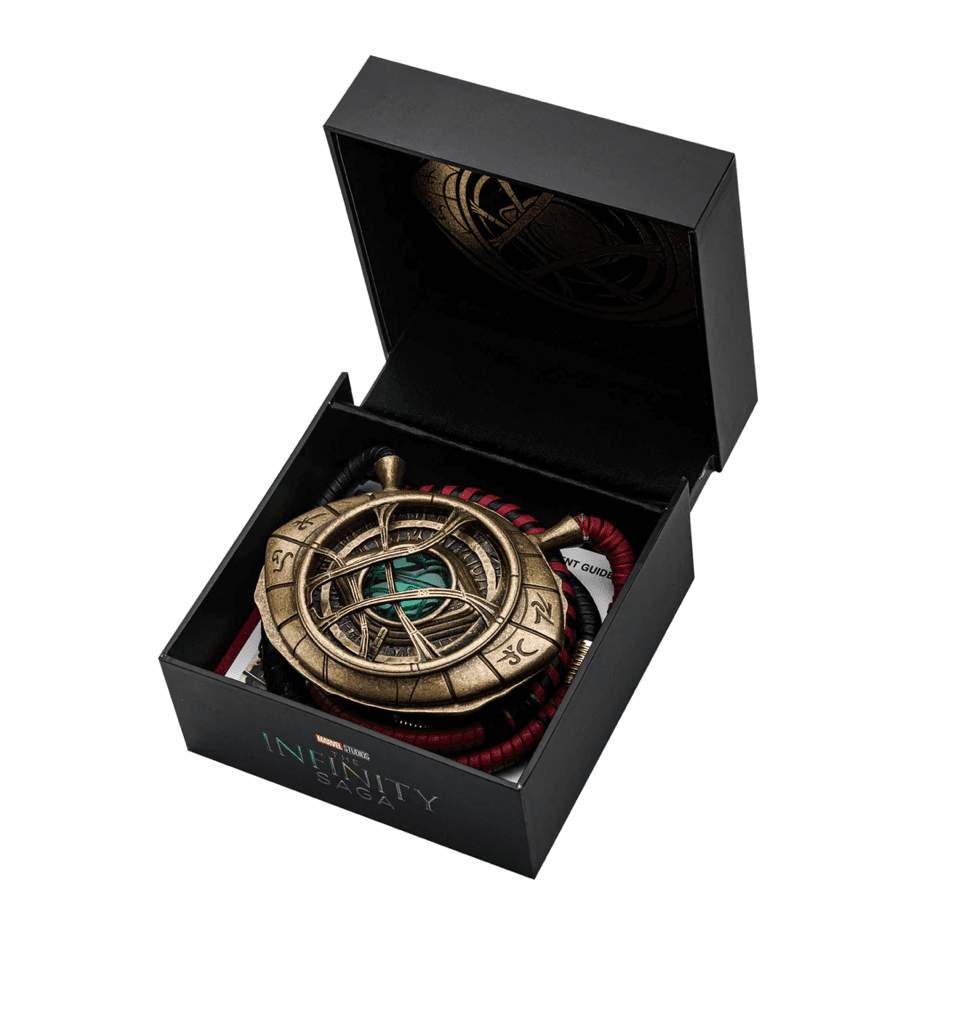 Eye of Agamotto Scale Replica / shop it <a href=https://www.toynk.com/products/marvel-doctor-strange-eye-of-agamotto-1-1-scale-light-up-prop-replica-necklace>here</a>