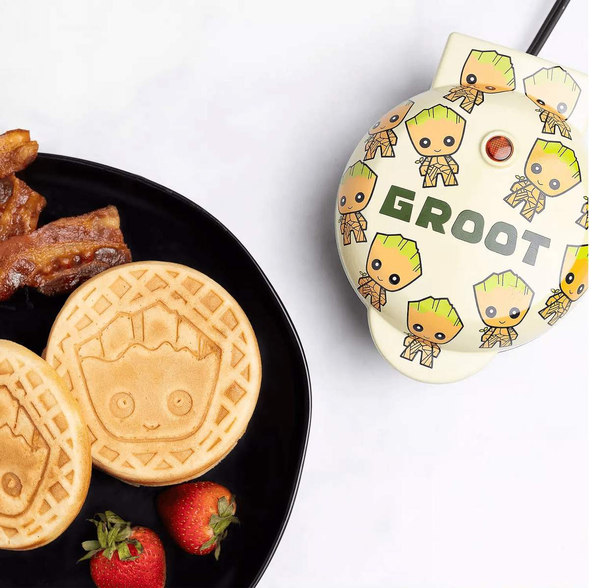 Uncanny Brands Marvel Eat The Universe Groot Mini Waffle Maker