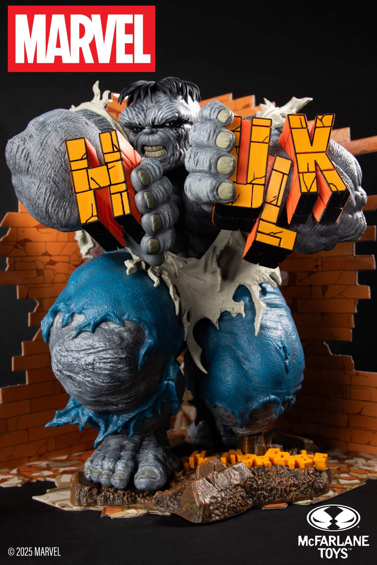 McFarlane Toys Incredible Hulk statue